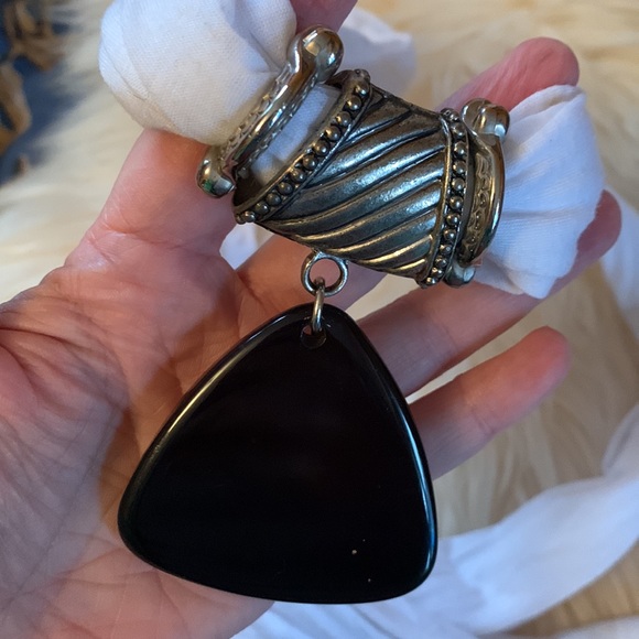 White scarf with pendant - Picture 8 of 10